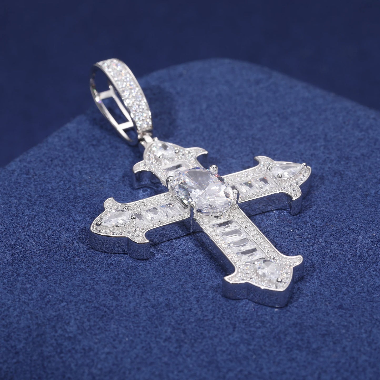 Iced Out Baguette Cross Gothic Chain made of 925 Sterling Silver and VVS1 Diamonds